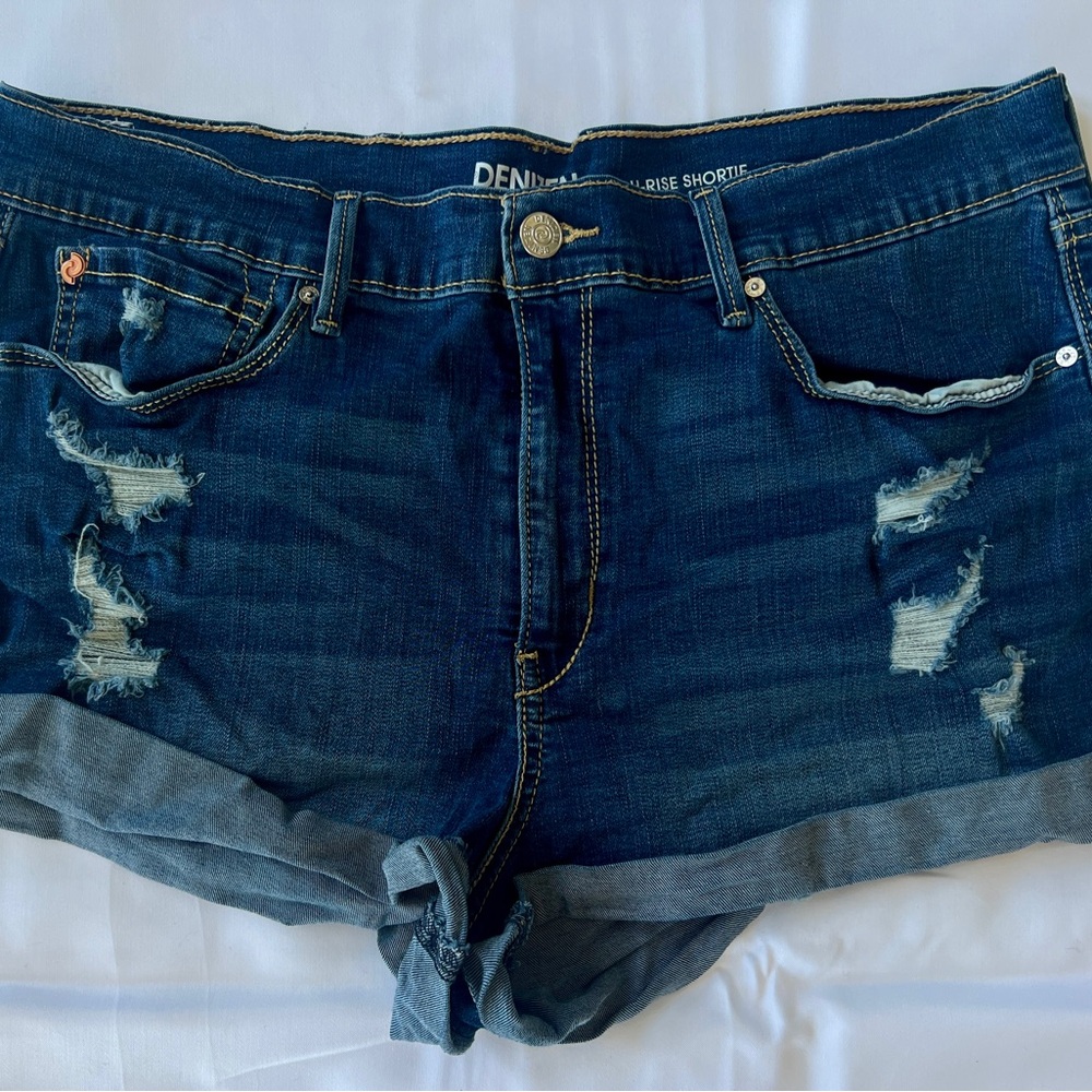 Levi’s blue denim shorts